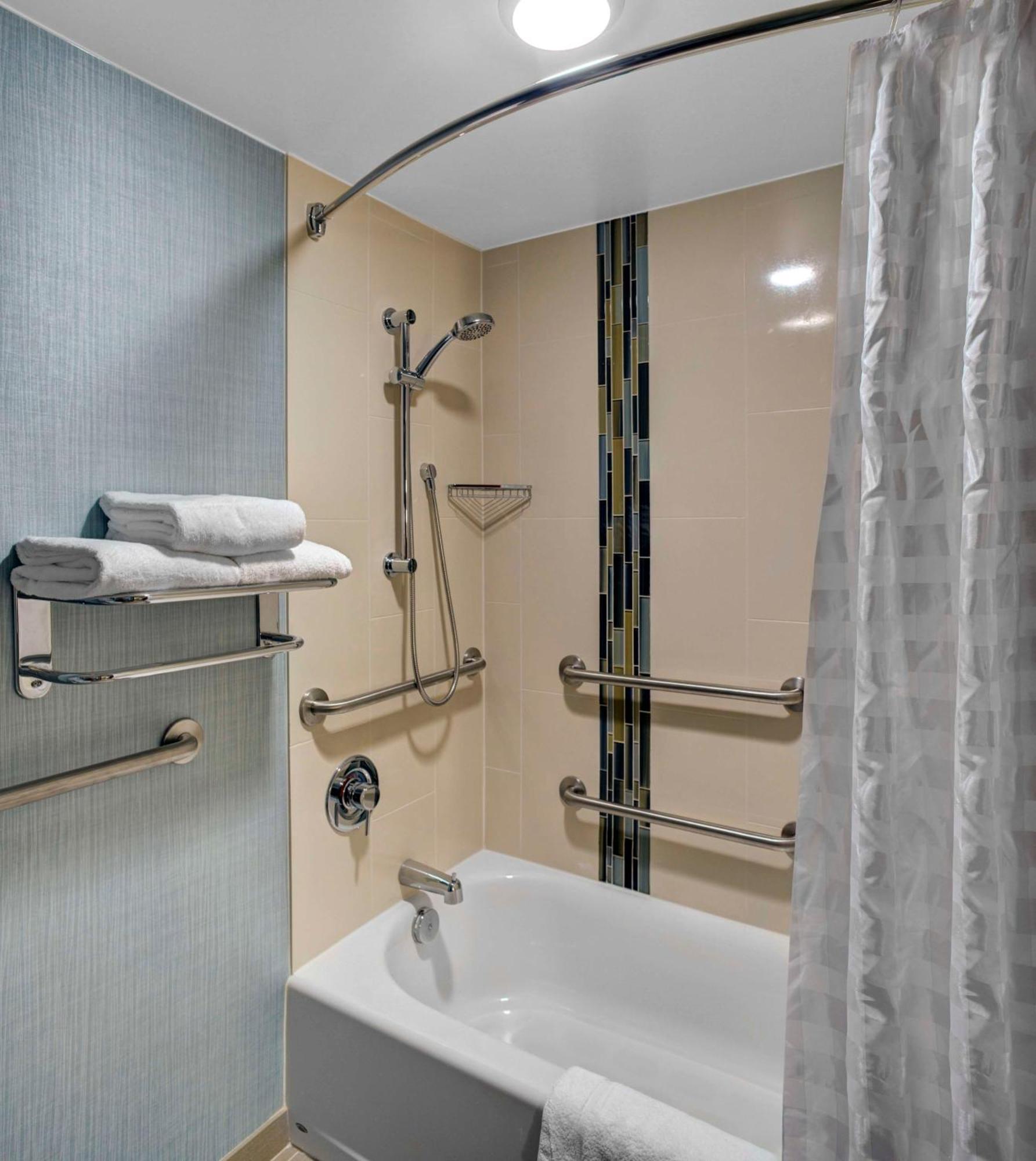 Hyatt Place Detroit/Livonia Dış mekan fotoğraf