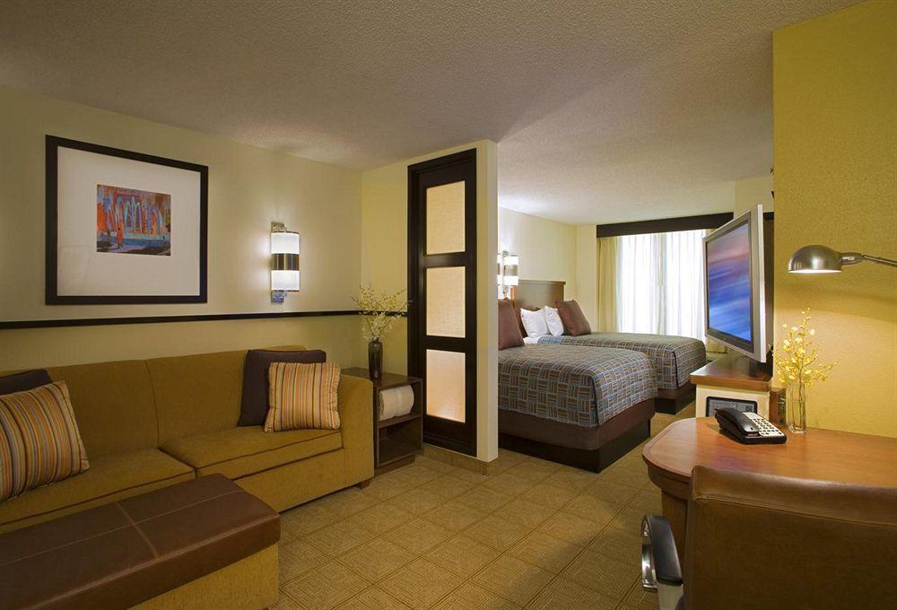 Hyatt Place Detroit/Livonia Dış mekan fotoğraf